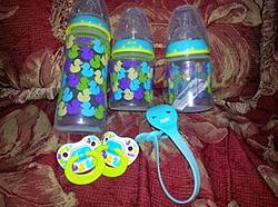 Mommyy of 2 Babies: Nuk Confetti Ducks Bottle Gift Set Giveaway