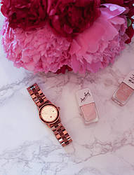Girlinbetsey: Rose Gold Watch Giveaway