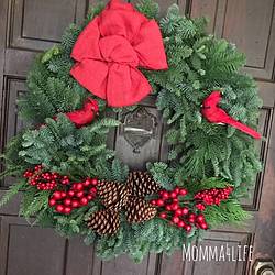 Momma4Life: Christmas Winterberry Wreath 25" Giveaway