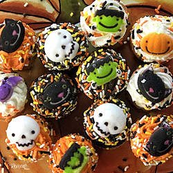 Review Wire: The Review Wire: Bake Me a Wish! Mini Halloween Cupcakes